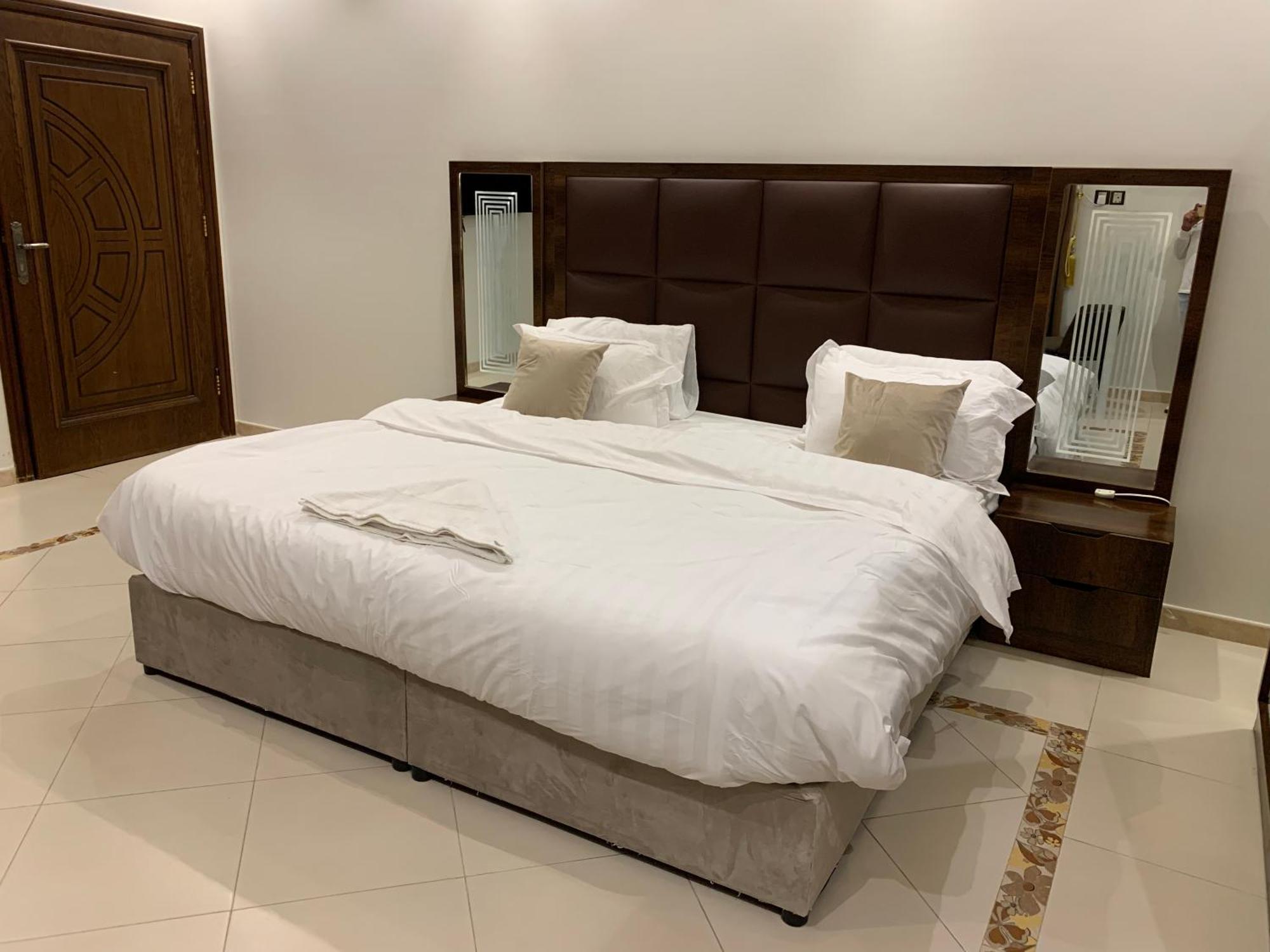 Friday Suites 欧拉 外观 照片