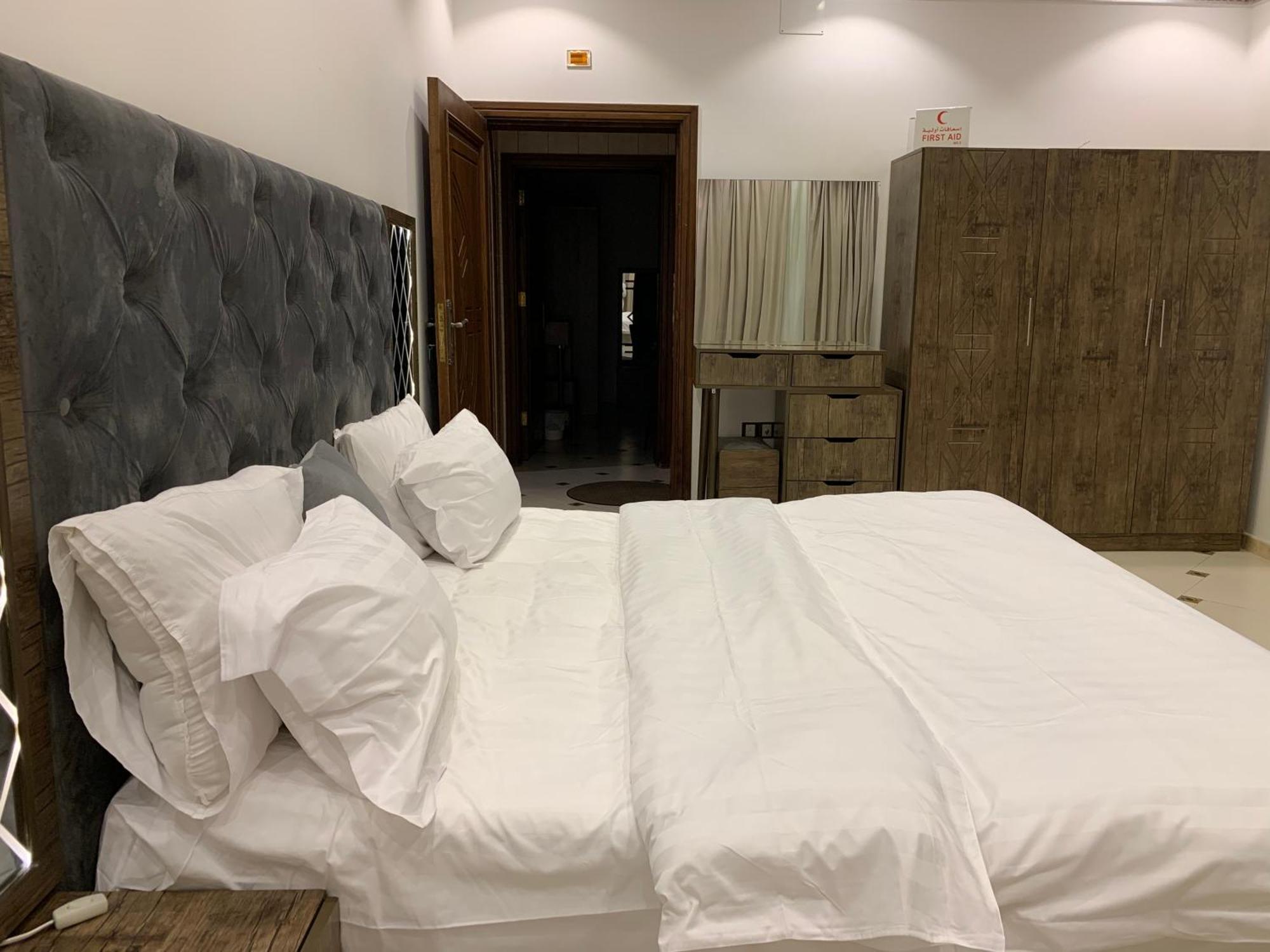 Friday Suites 欧拉 外观 照片