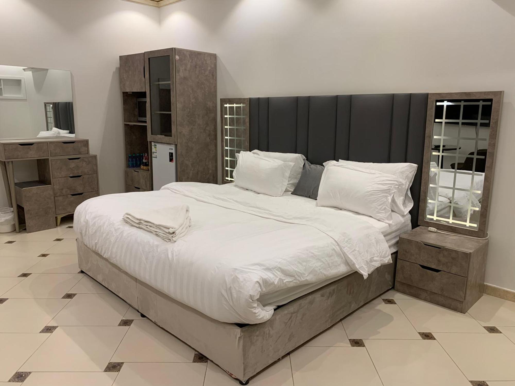 Friday Suites 欧拉 外观 照片