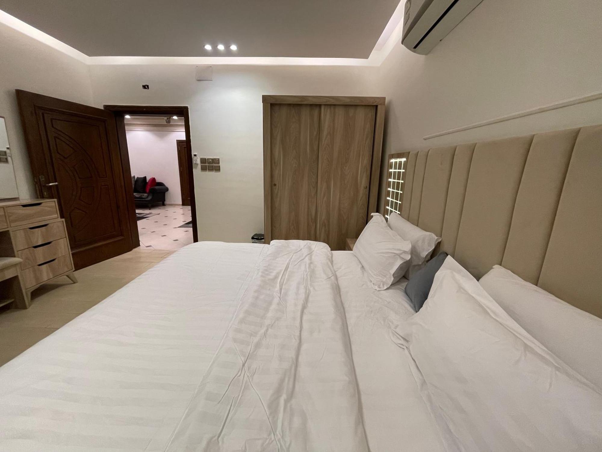 Friday Suites 欧拉 外观 照片